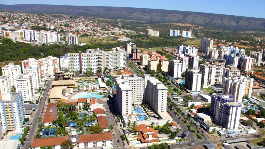 Imagem destauente: Qual a Diferença entre Caldas Novas e Rio Quente?